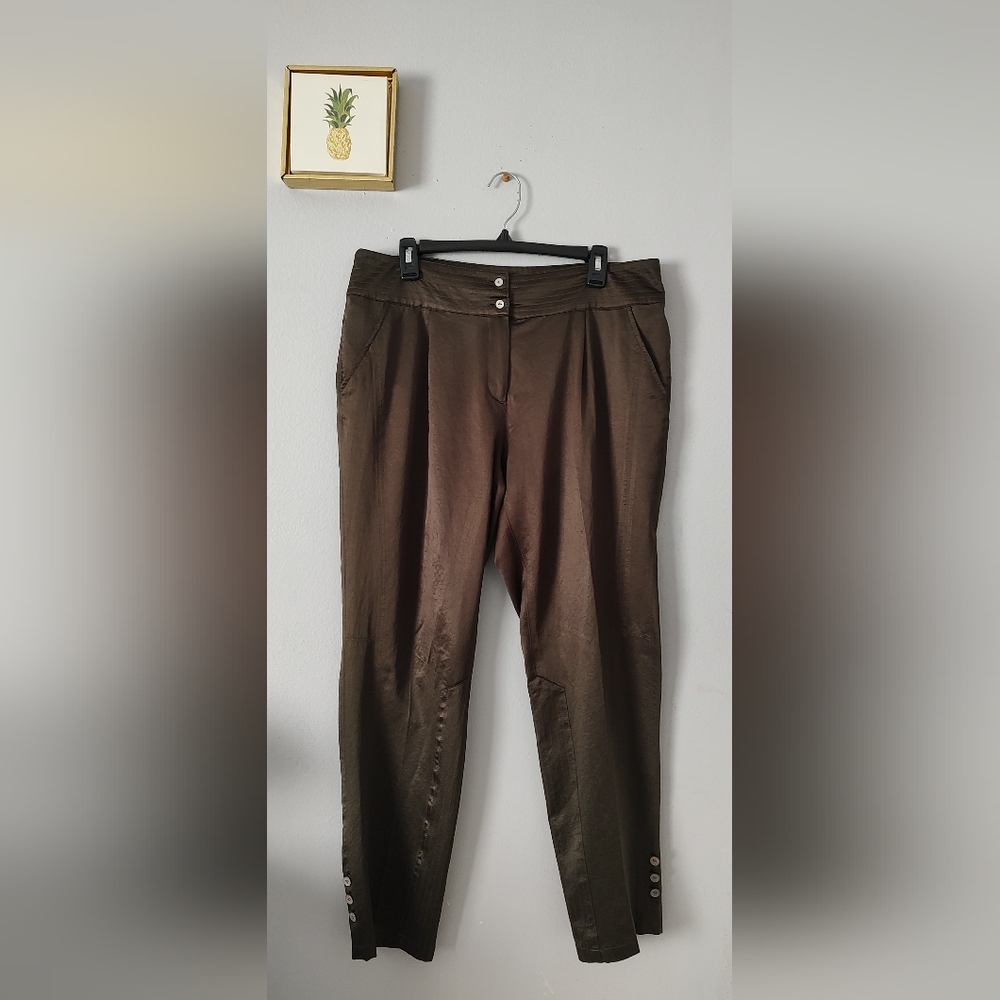 Pants Satin Apostrophe  Color Green Olive  Casual Size 12 Super Comfortable